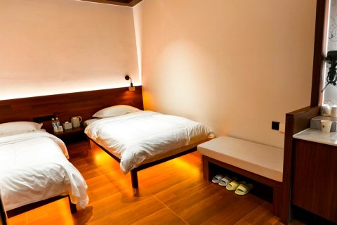 喀纳斯湖滨山庄(老村店)