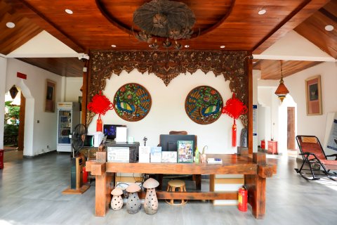 西双版纳澜沧江畔花园客栈(星光夜市店)