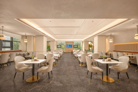 威海市中心亚朵酒店