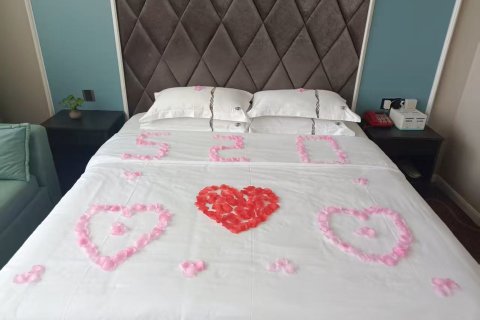 天成假日酒店(南充人民花园店)