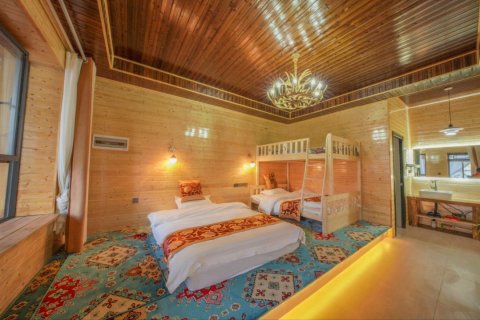 库尔德宁林韵山居民宿