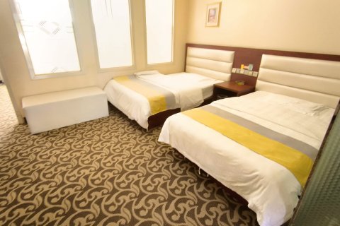 乌拉盖三利宾馆