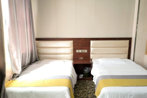 乌拉盖三利宾馆