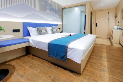 致馨栀子花开酒店(仙桃客运站宏达路店)