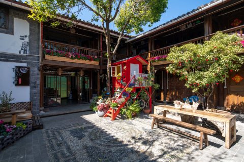 依山依市客栈(丽江古城木府店)