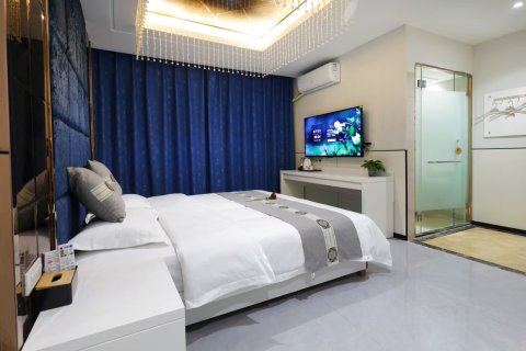 致馨栀子花开酒店(仙桃客运站宏达路店)