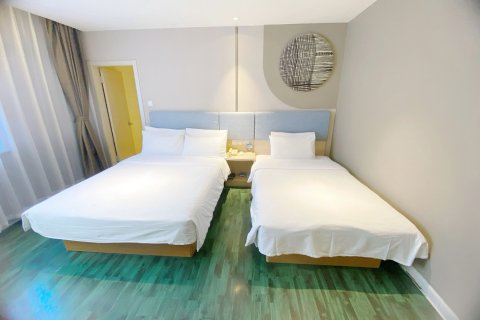 如家酒店(阳泉兴隆街天桥沃尔玛店)