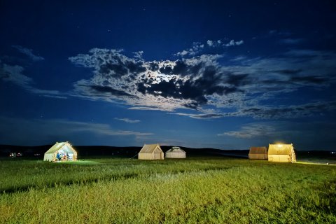 巴音布棋房车露营地