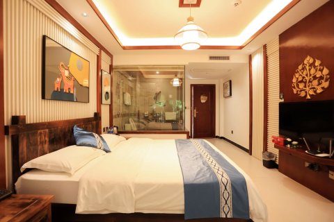 西双版纳澜沧江畔花园客栈(星光夜市店)