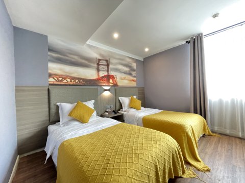 星辰精选酒店(一峰城市广场东商贸街店)