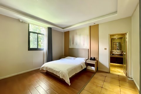 弥勒天溪谷温泉度假村