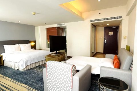 大连海尊智选假日酒店