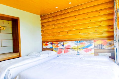 赤峰玉龙沙湖集装箱温泉酒店