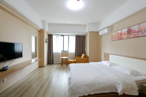 自由空间酒店(厦门高崎国际机场湖里万达店)