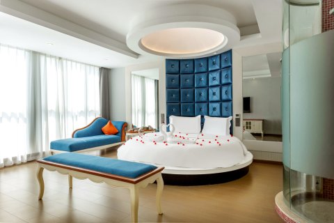 崇州拉菲假日酒店(崇州市二医院店)