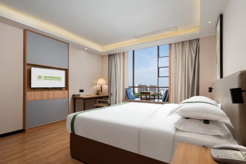 格林豪泰(红安沃尔玛广场店)