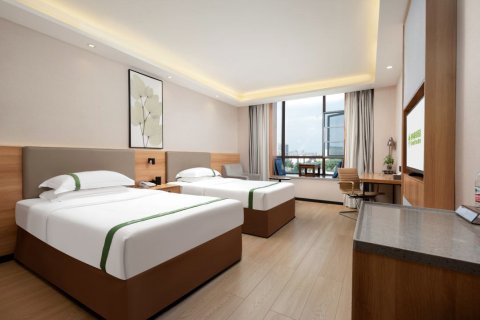 格林豪泰(红安沃尔玛广场店)