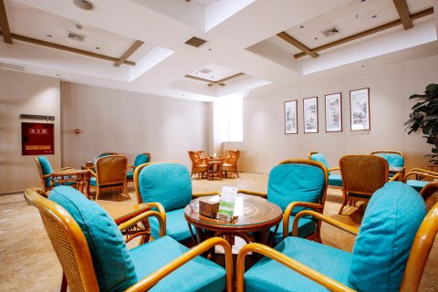 崇州拉菲假日酒店(崇州市二医院店)