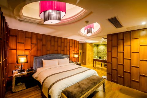 陶花园汽车精品酒店(佛山中国陶瓷城石湾地铁站店)