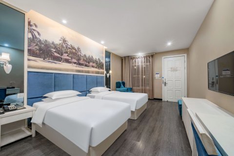 佰年尚庭酒店(景德镇陶阳里人民广场店)