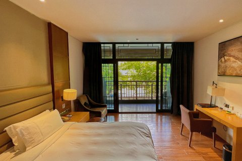 海口鸿洲埃德瑞皇家园林酒店(美兰机场店)