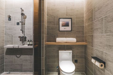 湛江人民大道鼎盛广场亚朵酒店