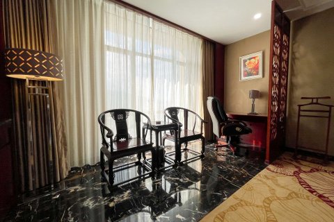 黄金国际假日酒店(普宁池尾高速收费站店)