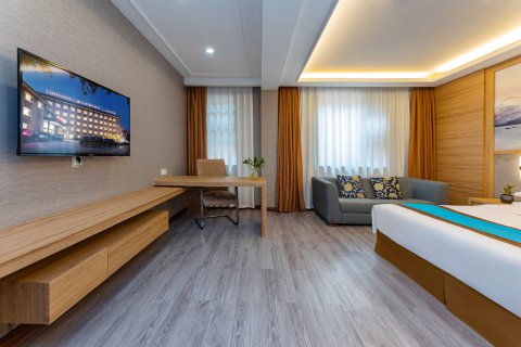 九歌假日酒店(荆州古城店)