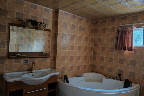 安宁人味梓巢酒店