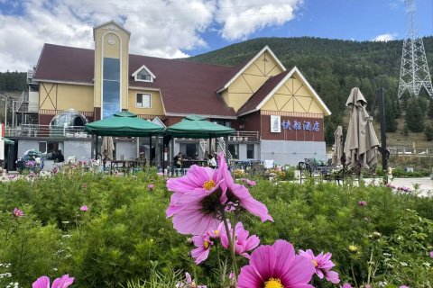 贾登峪快船酒店