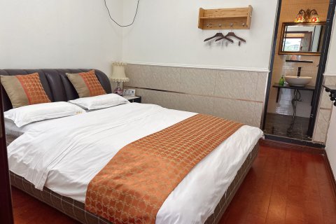 拉斐尔商务酒店(五津地铁站新津中学店)