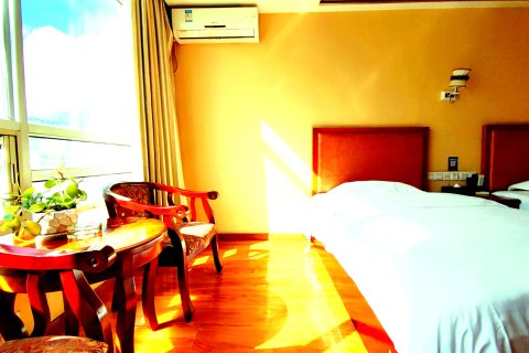 开尚国际酒店(盘州丹霞路店)