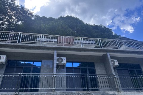 逸湖居民宿(浩坤湖景区店)