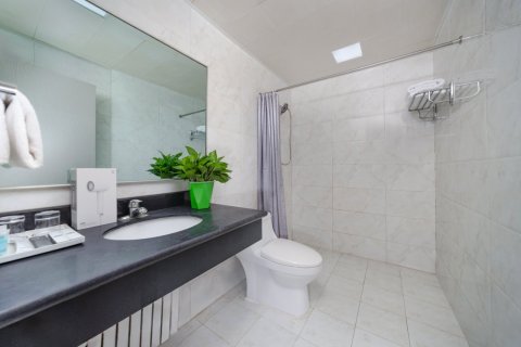 石河子百缘佳酒店