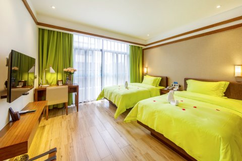 英德宝墩湖湖山温泉度假村