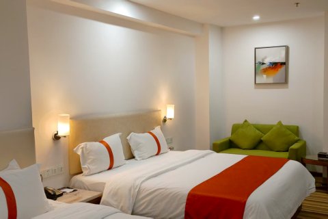 凯里腾龙假日酒店