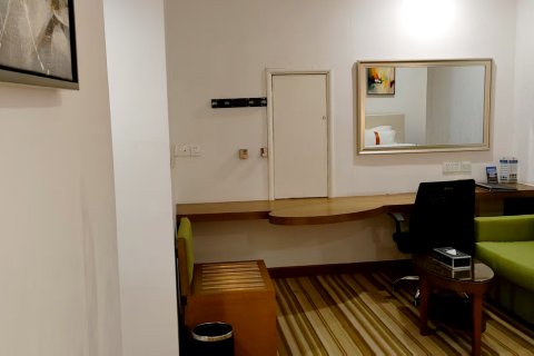 凯里腾龙假日酒店