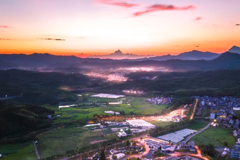资溪冠合芳草地度假酒店