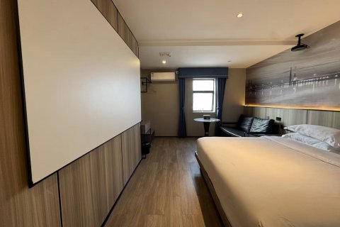 尊铂轻舍酒店(泉州晋江五店市机场店)