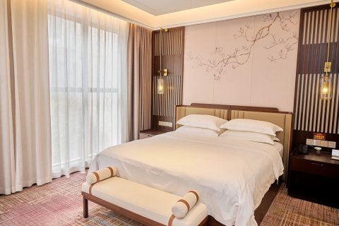 鄢陵金雨玫瑰庄园酒店