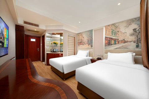 哈尔滨中央大街际丰假日酒店(圣索菲亚教堂店)