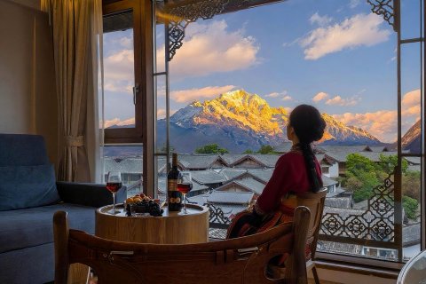 在山也·SANYEL日照金山观雪山古城全景美宿(丽江古城大水车店)