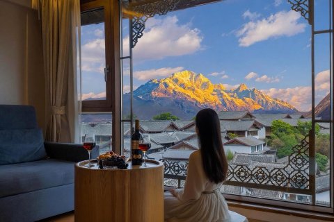 在山也·日照金山观雪山全景美宿(丽江古城店)