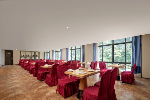 康定岷山太阳部落大酒店