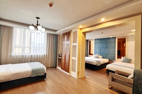 金叶·景盛酒店(乐山高铁站嘉兴路美食街店)