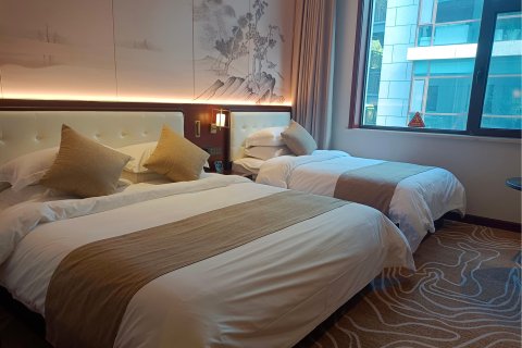 凤城国际酒店(卧龙山庄店)