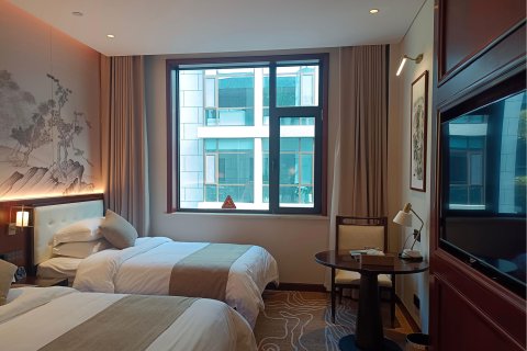 凤城国际酒店(卧龙山庄店)