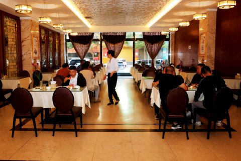 定边虹桥王子酒店