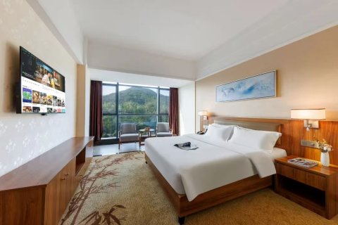 珠海富瑜湾假日酒店(明珠城轨站店)