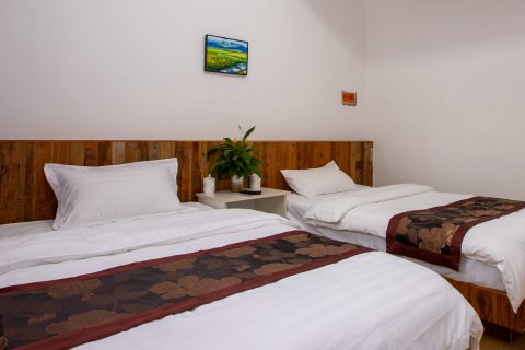 温泉博河别院(博格达尔特色村寨店)